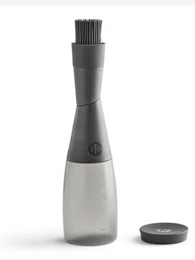 Pampered Chef Flexible Basting Bottle NWT